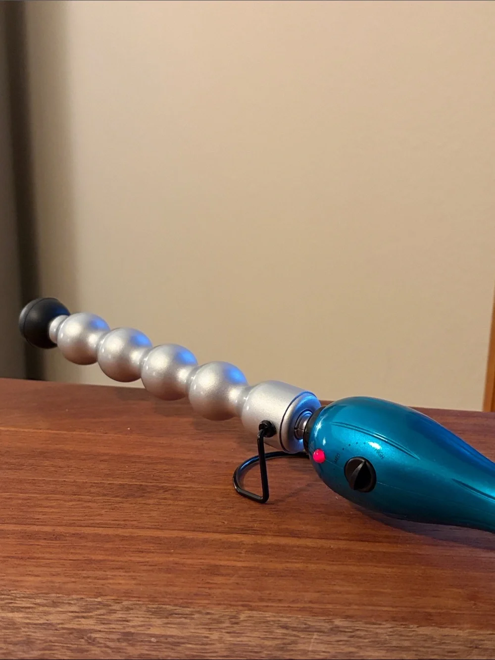 Bed Head Tigi Rock N Roller Electric Curling Wand with built in Stand